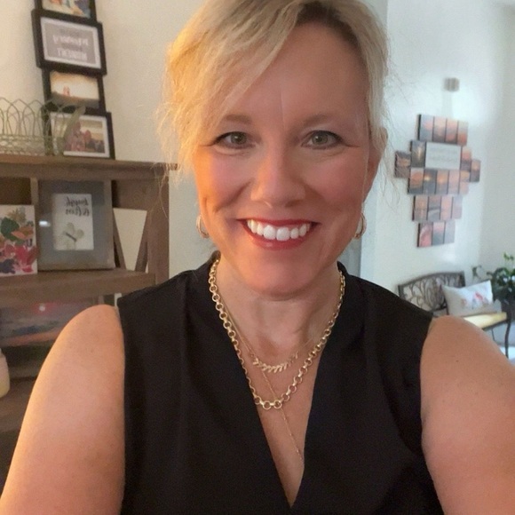 Meet your Posher, Kristina - Picture 2 of 2